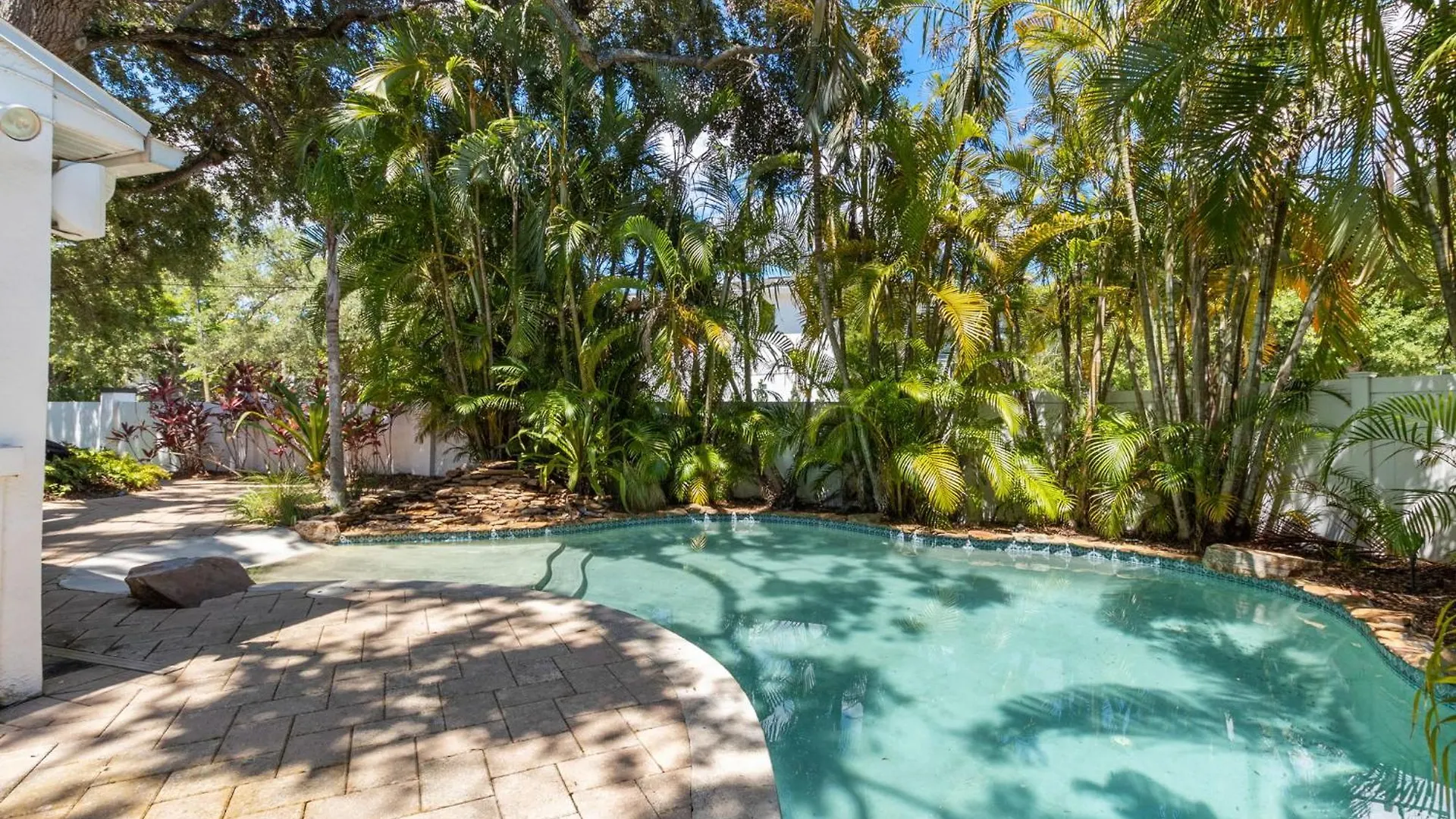 New Sunset Serenity - South Tampa Home With Pool